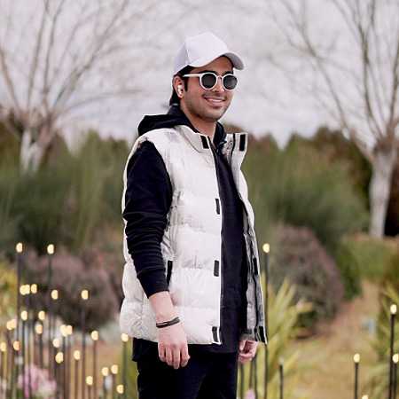 فرزاد فرخ رگ ﺧﻮاﺑﻤﻮ دزدﻳﺪه دﻟﻢ ﻳﺎرو ﭘﺴﻨﺪﻳﺪه