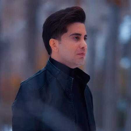 فرشاد آزادی برگرد