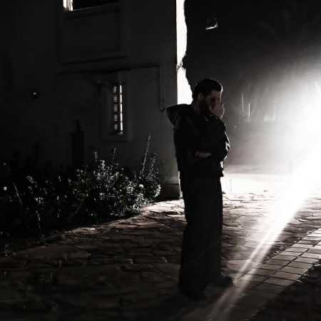 آرون دیروقت (الانم بدجور شدم دلتنگه روزایی که رفته)