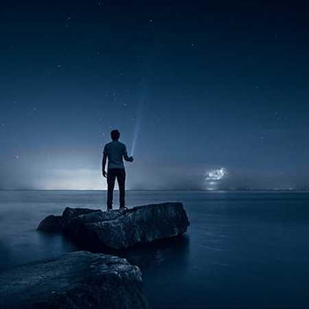 تنها موندم و دربه در تو این شهر غمگین